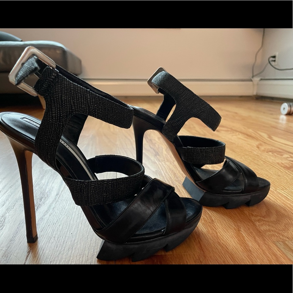 Camilla Skovgaard Saw Sole Platform Cross/Ankle Strap Black Strappy Heels EU 37